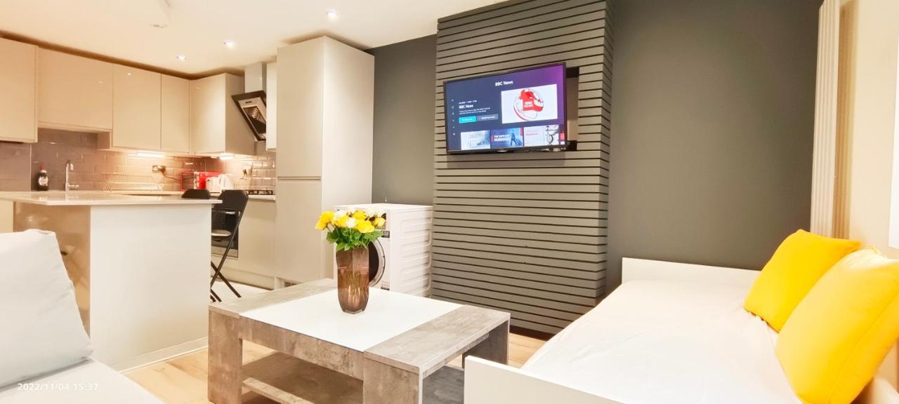 Apartament First Floor Flat 1 Northwood Londyn Zewnętrze zdjęcie