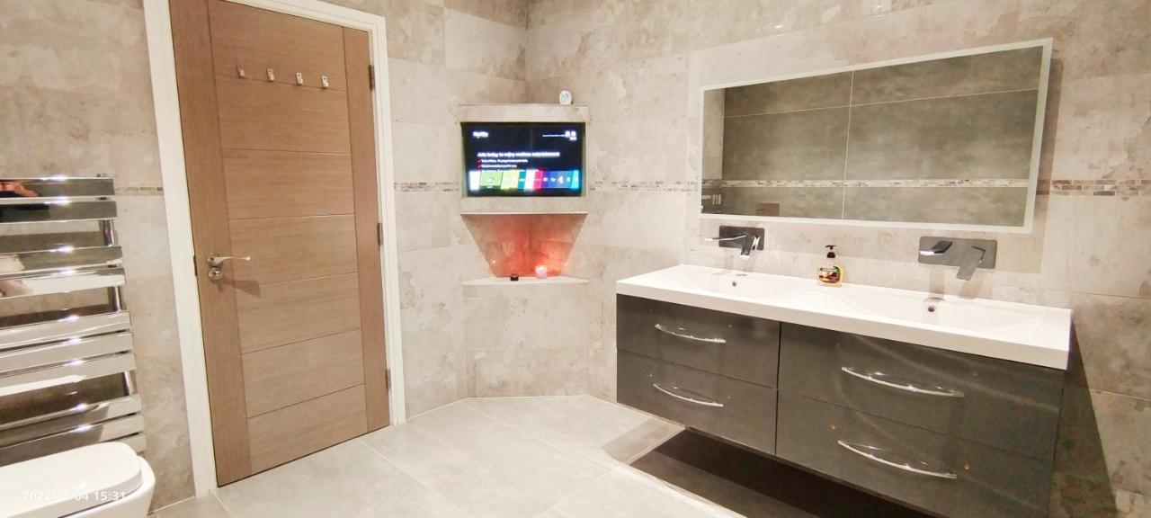 Apartament First Floor Flat 1 Northwood Londyn Zewnętrze zdjęcie