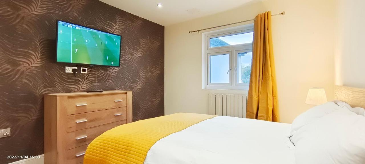 Apartament First Floor Flat 1 Northwood Londyn Zewnętrze zdjęcie