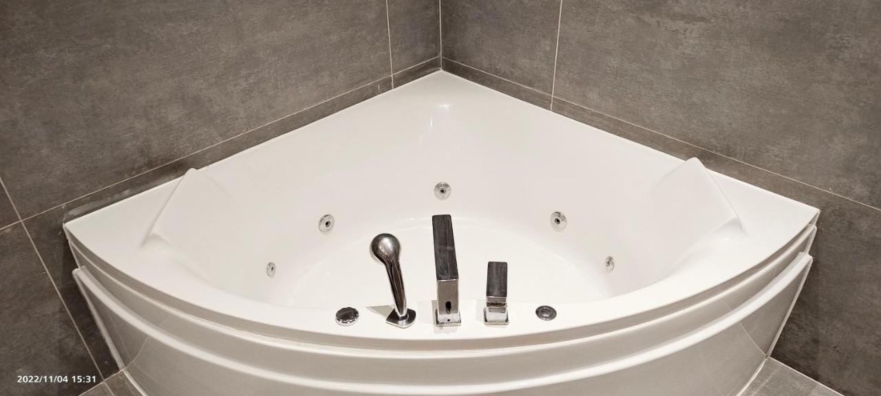 Apartament First Floor Flat 1 Northwood Londyn Zewnętrze zdjęcie